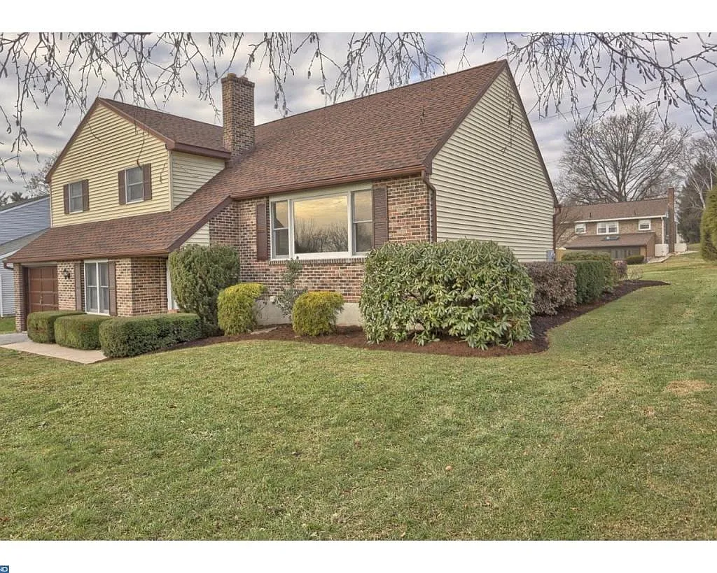 1109 Rhodora Ave photo 1