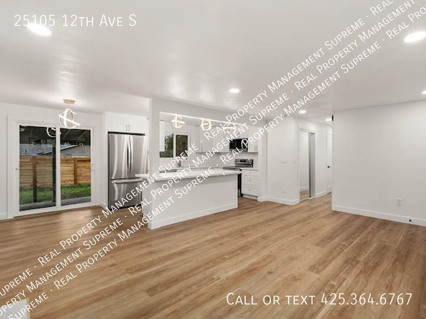 Stunning Updated Des Moines Home with Modern Finishes, Gorgeous Kitchen & Fenced Yard — Photo 4