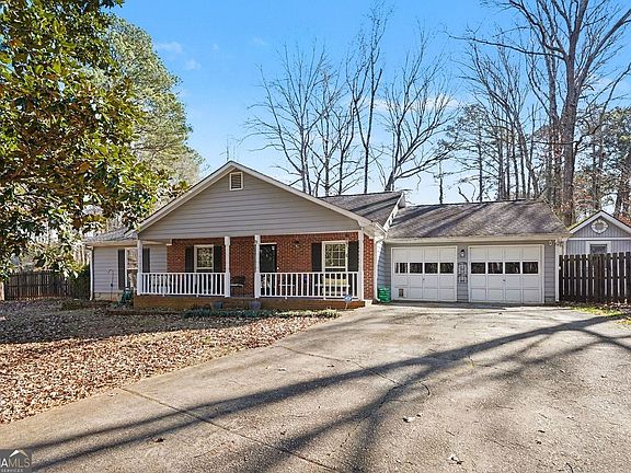 2nd image of 8671 Twin Oaks Dr