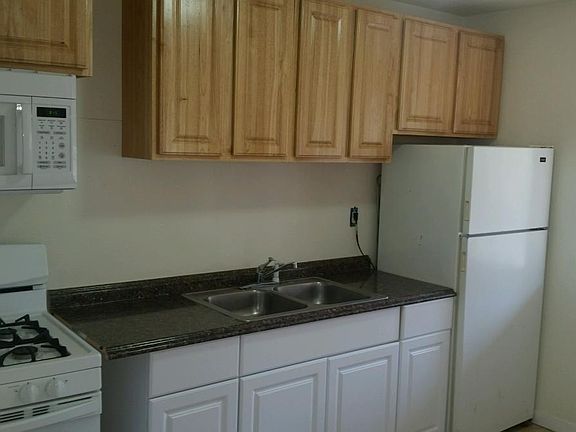 4th image of 2530 S St APT 18