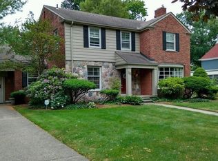 111 Elm Park Ave, Pleasant Ridge, MI 48069