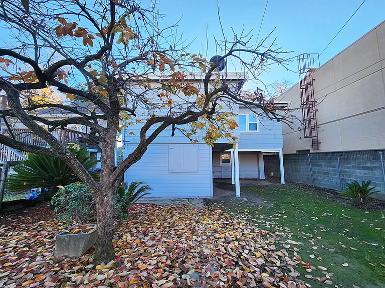 811 V St — Photo 38