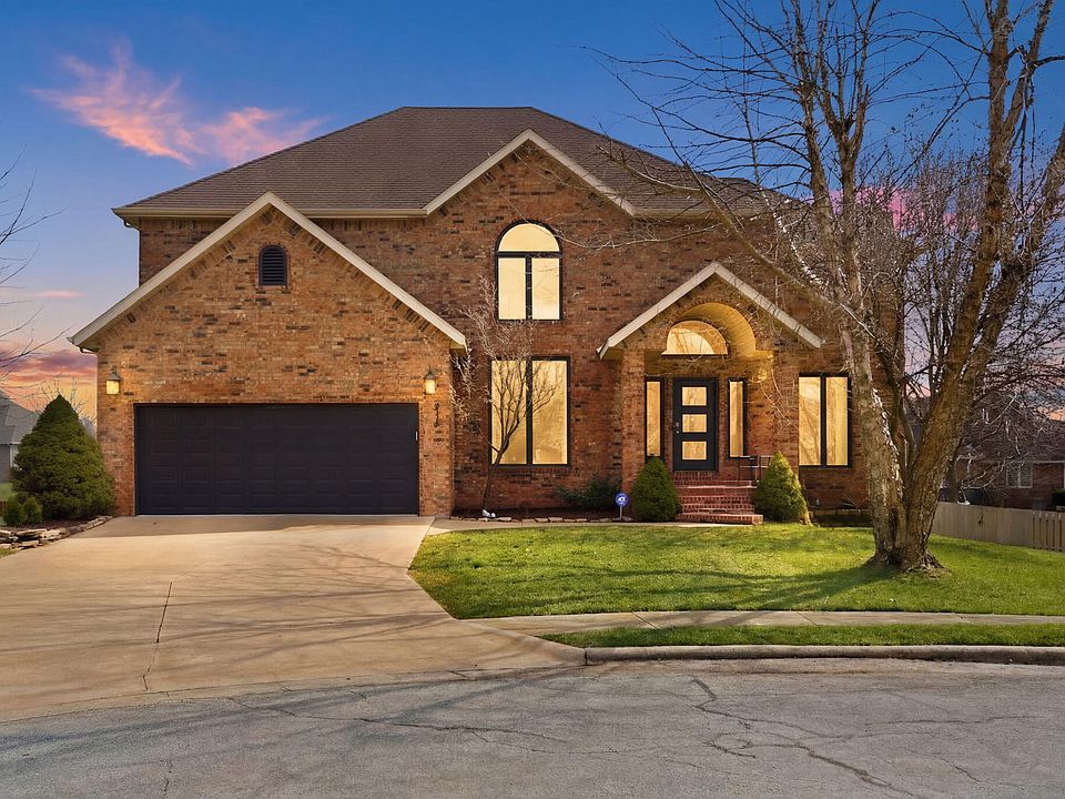 1st image of 814 N Julie Court