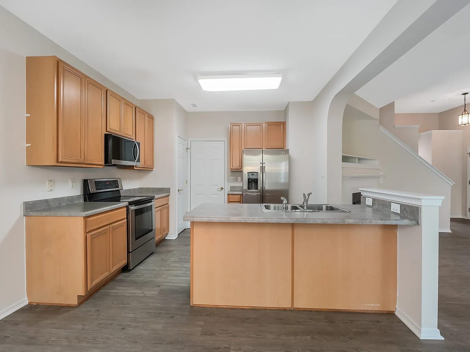 3 bed, 2.5 bath, 1510 sqft, $2,000 — Photo 4