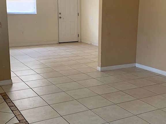 4th image of 110 W Herrick Ave