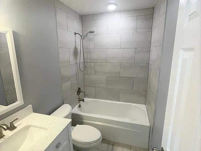 132 E 17th St #1 — Photo 10