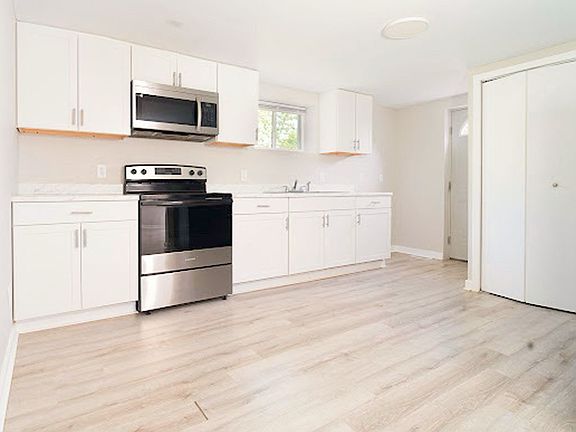 3rd image of 9 Holly Dr #1