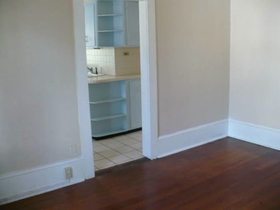 3rd image of 612 N Halifax Ave APT 1