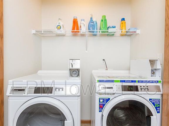 4th image of 2609 Olive St APT 1E
