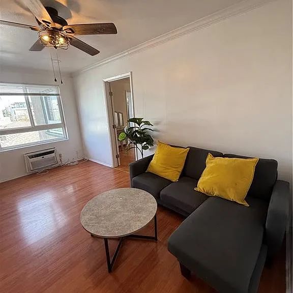 10900 Blix St #14 — Photo 1