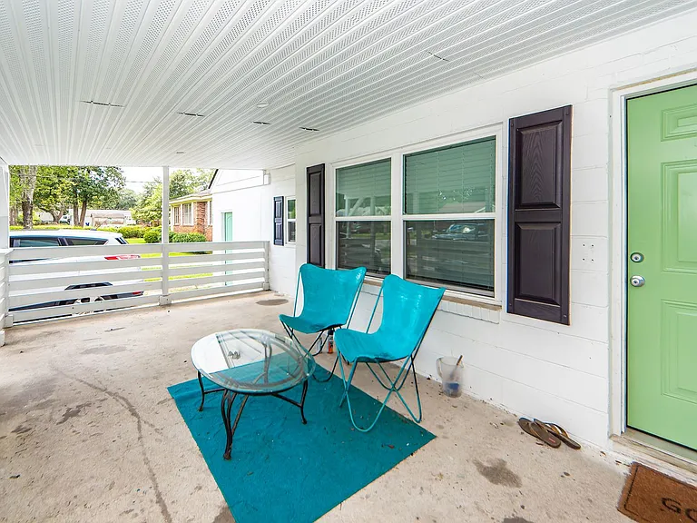 6933 Raymond Ave — Photo 3