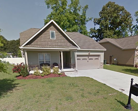 Plus rear screened porch