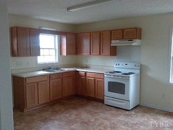 3rd image of 2255 Garfield Ave