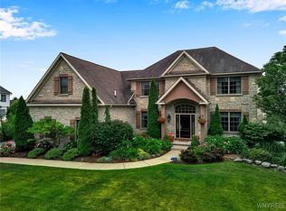 8889 Lake Glen Ct, Clarence Center, NY 14032