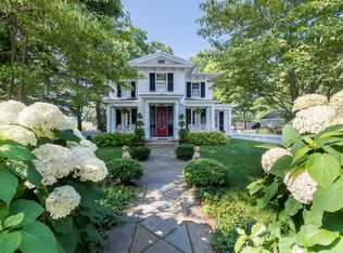 24 Main St, Essex, CT 06426