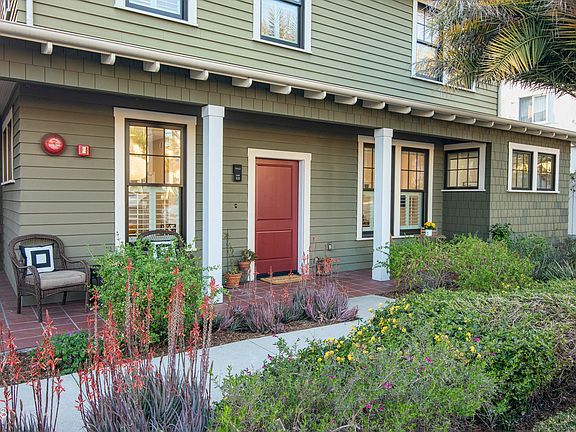 3rd image of 383 S Marengo Ave #101