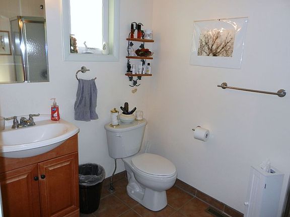 4th image of 18 Parkway Dr