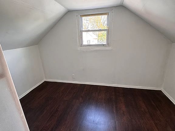 5th image of 32 Auburn St #C