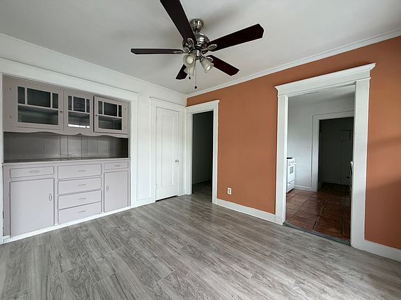 4th image of 3172 Glenmanor Pl #A