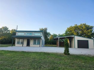 6 Utah Dr, Linn Valley, KS 66040