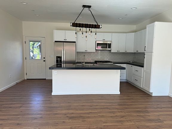2nd image of 940 Horn Ave