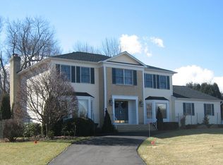 3 Sutton Ct, Mendham, NJ 07945