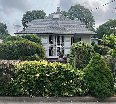 2nd image of 2133 Marion Place