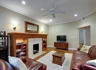 5th image of 837 W Lakeside Pl