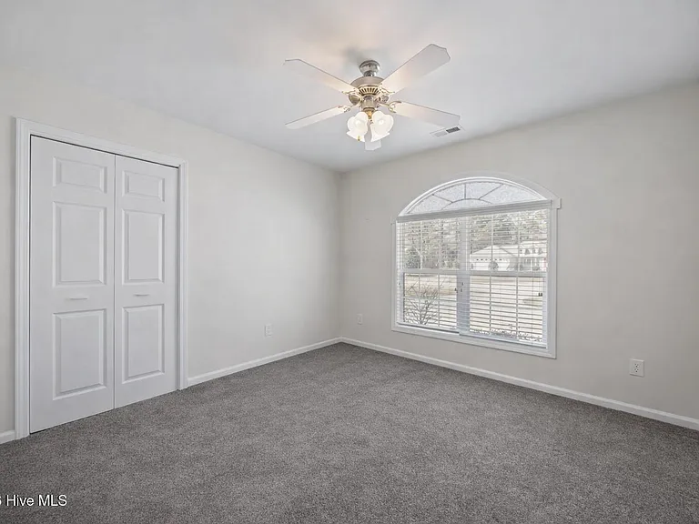 404 Jasmine N — Photo 25