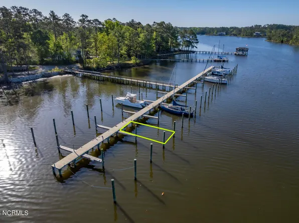222 Compass Point Drive, Oriental, NC 28571