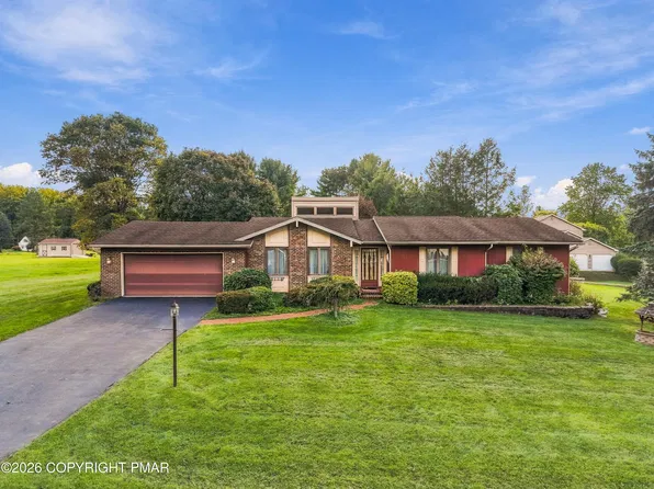 1916 Fawn Ln, Hellertown, PA 18055