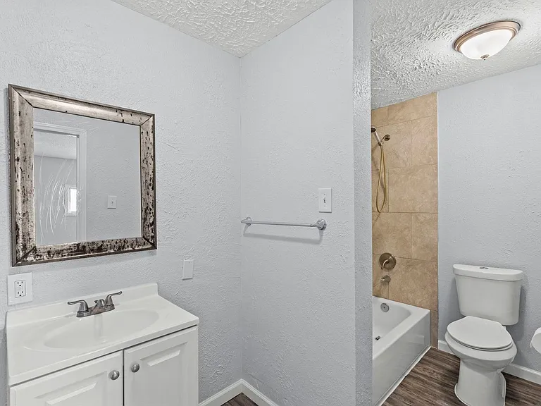 228 Orange St — Photo 11