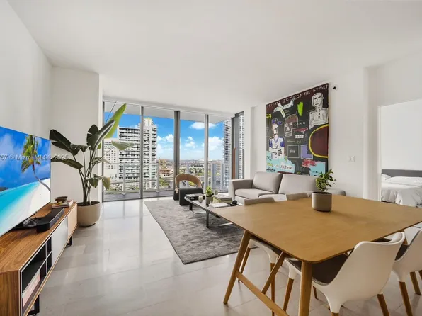 68 SE 6th St APT 1204, Miami, FL 33131