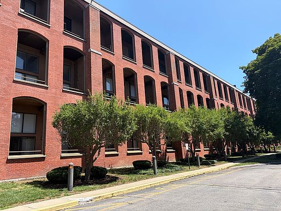 2nd image of 96 Old Colony Ave APT 131