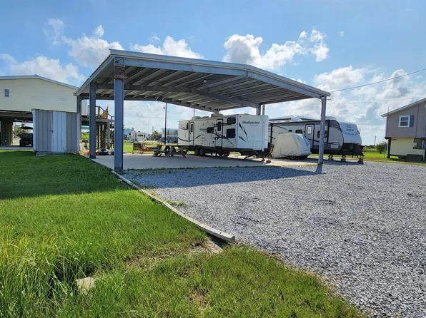 135A Mulberry Ln, Grand Isle, LA 70358