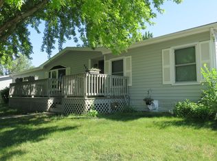 904 Manchester Dr, Pierre, SD 57501