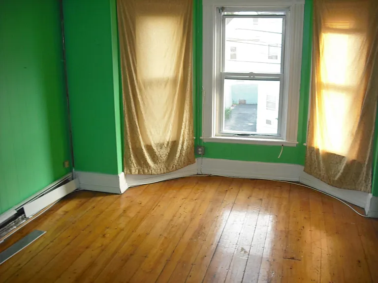 10 Fountain Ave #2 — Photo 4