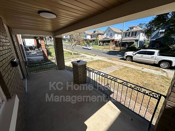 3rd image of 320 N Hardesty Ave
