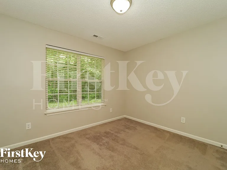 217 Kinnley Ct — Photo 11