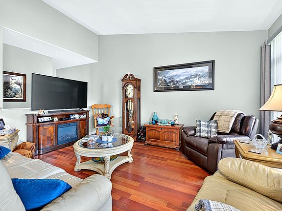 4th image of 650 Harrington Rd #38