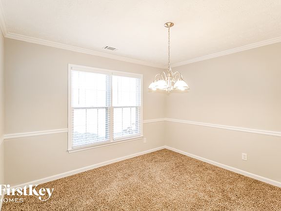 5th image of 55 Lacey Oak Ln