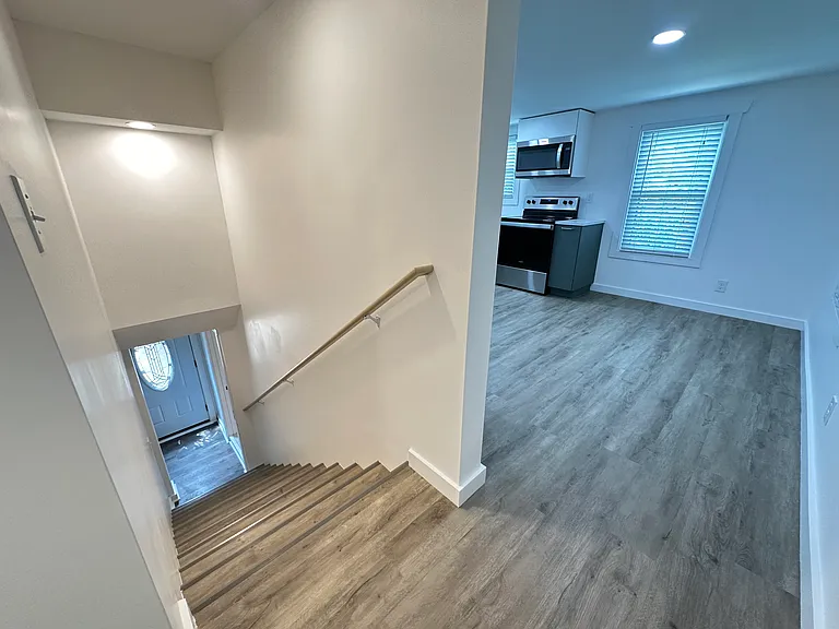 2232 W Rosedale St S #100 — Photo 20
