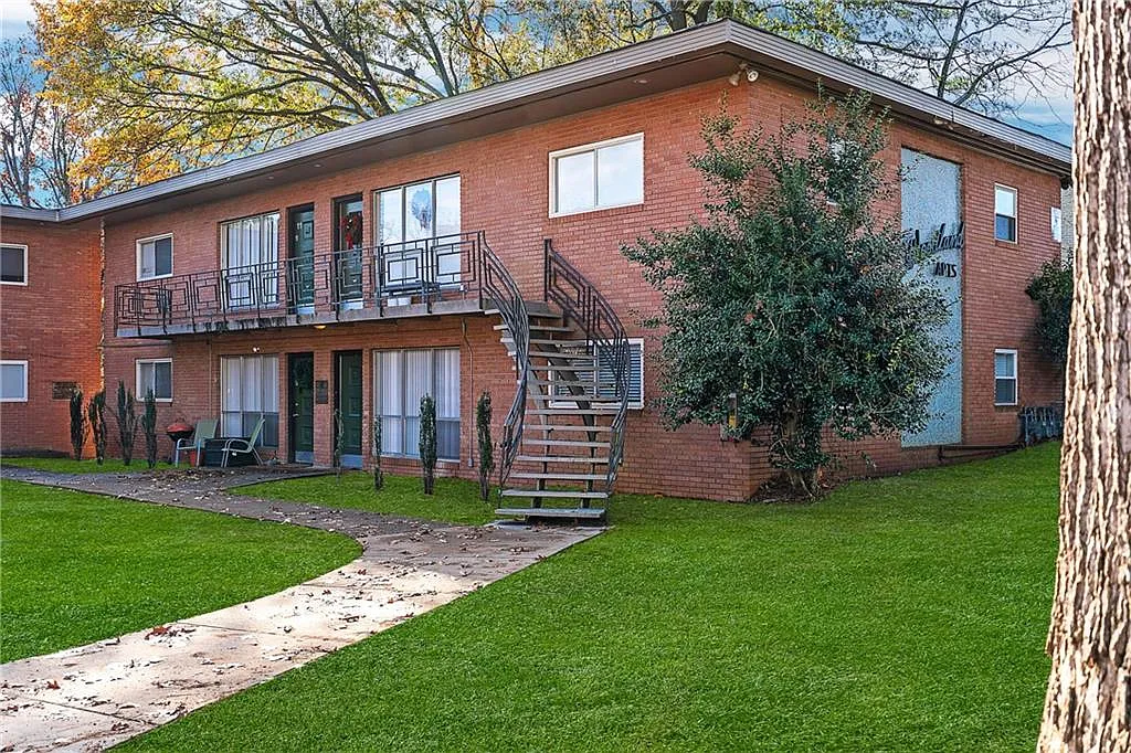 2 bed, 1100 sqft, $1,595 — Photo 3
