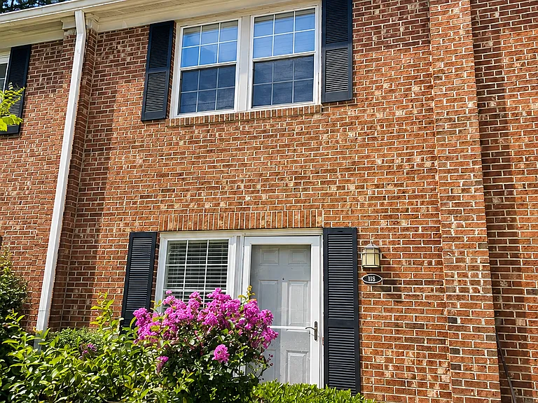 118 Chaucer Ct — Photo 1