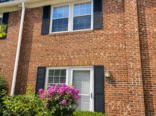 118 Chaucer Ct, Carrboro, NC 27510