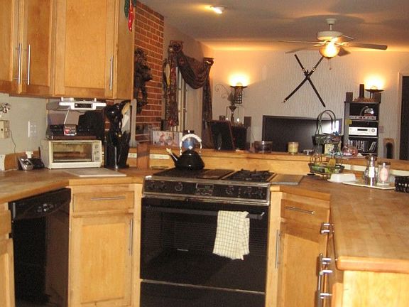 4th image of 1240 Kingsview Dr