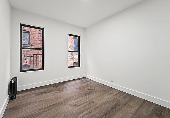 4th image of 201 W 109th St #65