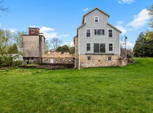 7198 River Dr N, West Bend, WI 53090