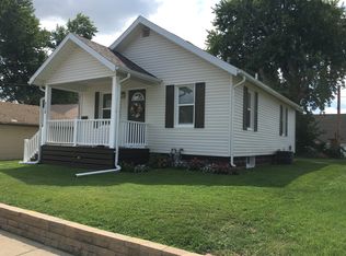 715 N 28th St, Quincy, IL 62301