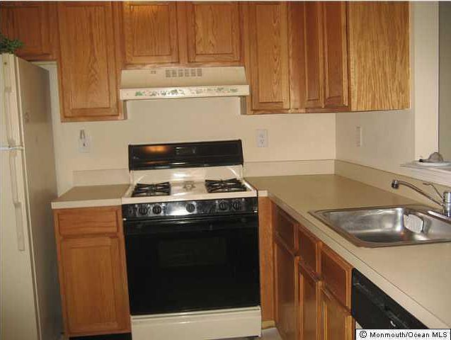 2nd image of 85 Pagoda Ln